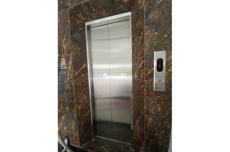 Tôi cho thuê nhà mới, hai cửa đi,vỉa hè, 113m2- 5T, Phố Chùa Láng_45 Tr